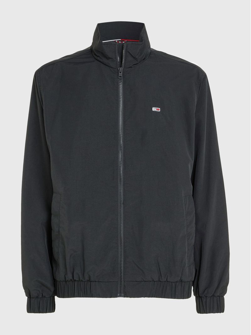 Campera-con-parche-con-logo-Essential
