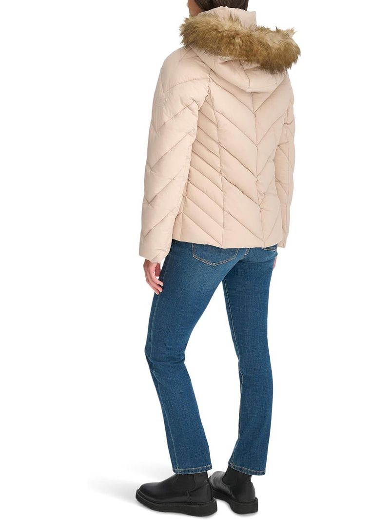 Campera-acolchada-con-capucha