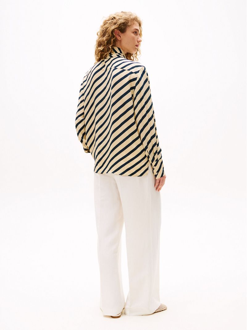 Camisa-The-Sofia-Capsule-de-corte-amplio