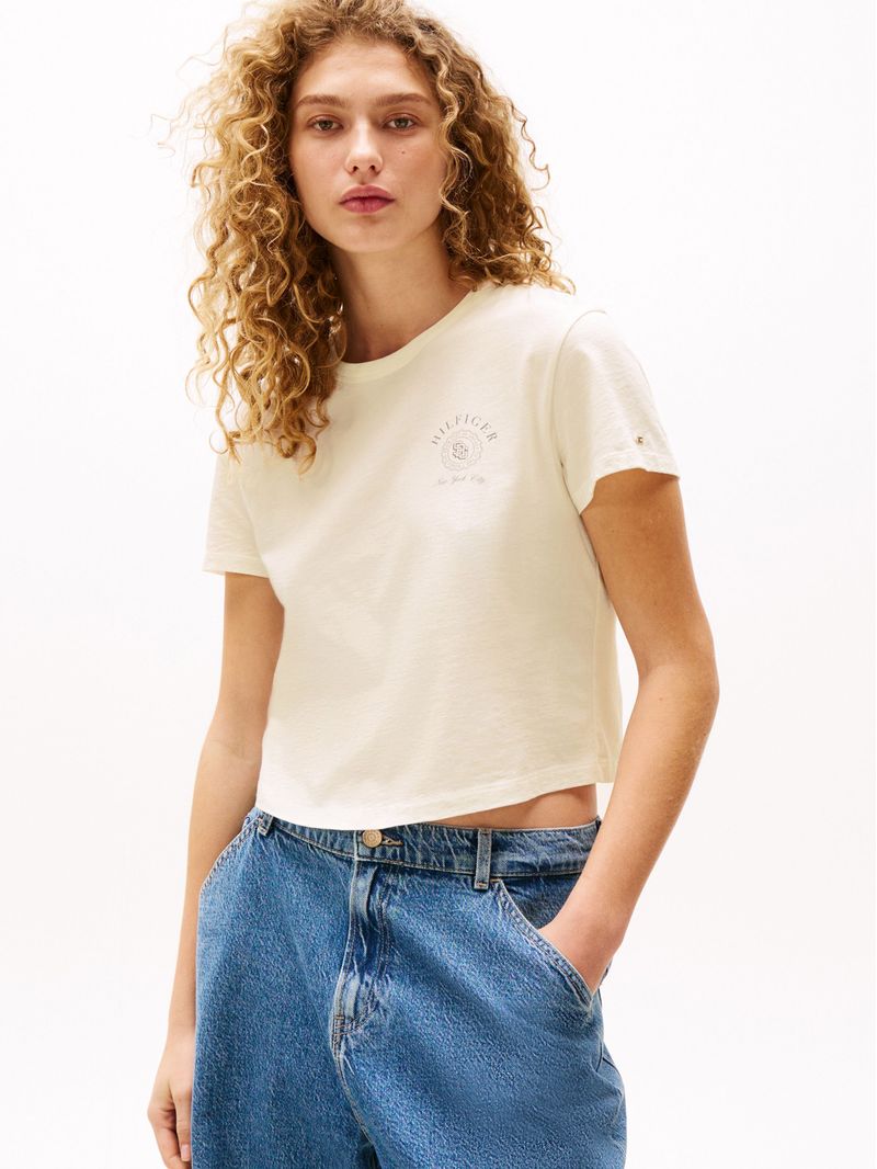 Remera-The-Sofia-Capsule-con-logo-grafico
