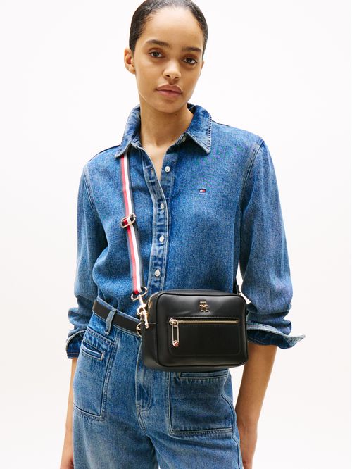Cartera iconic con cinta distintiva