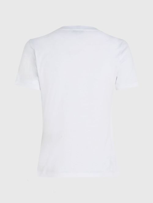 Remera con inscripción en el pecho