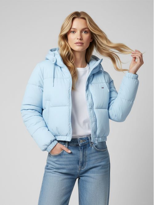 Campera estilo cropped con logo
