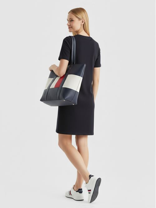 Vestido de corte regular con logo