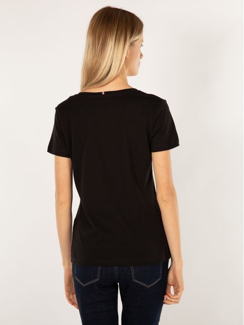 Remera de cuello v