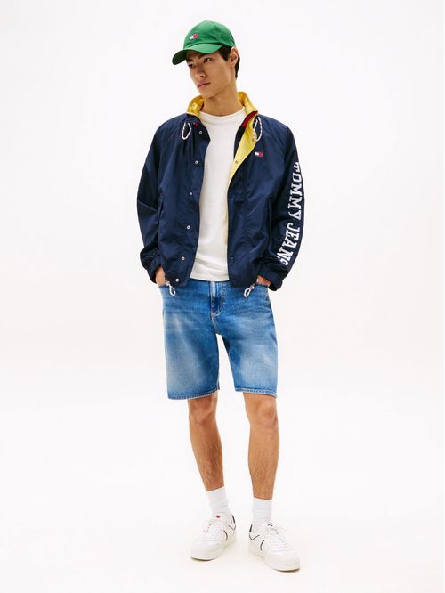 Campera con diseño color block y logo