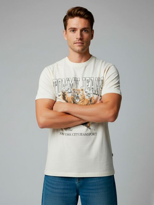 Remera con logo estampado regular fit