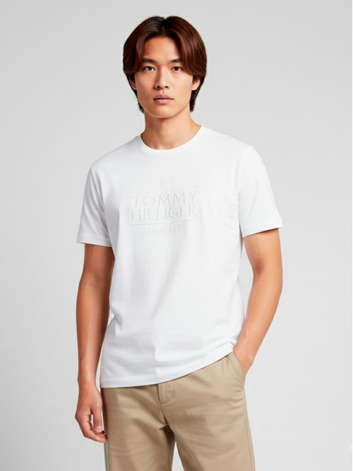 Remera con logo bordado regular fit