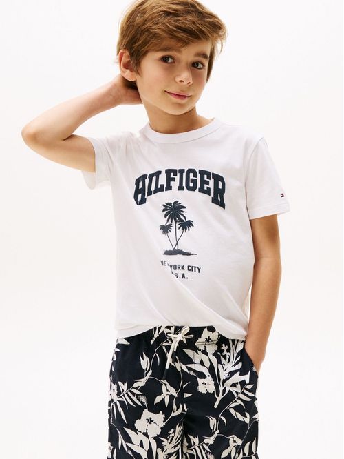 Remera con logo engomado de palmeras regular fit