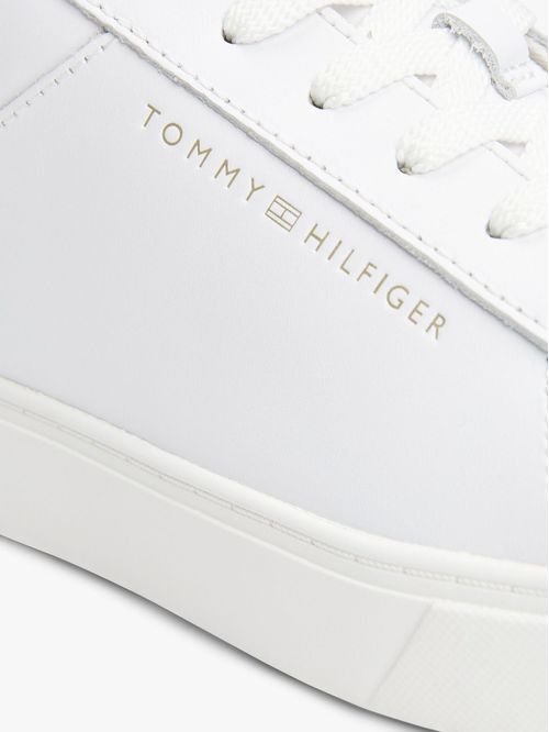 Zapatillas de cuero con logo grabado