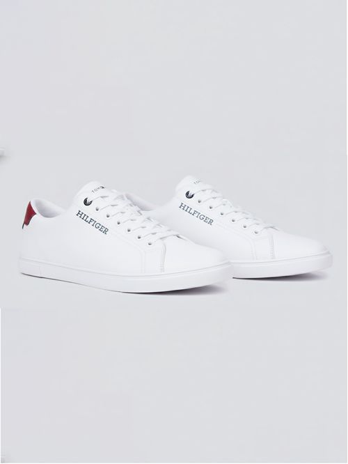 Zapatillas de cuero distintivas