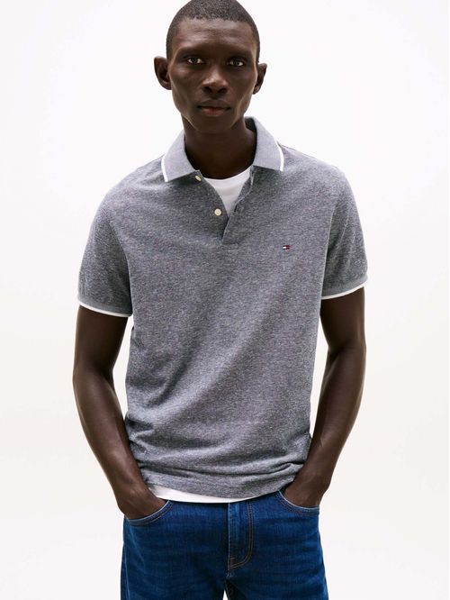 Chomba con cinta distintiva en el cuello regular fit