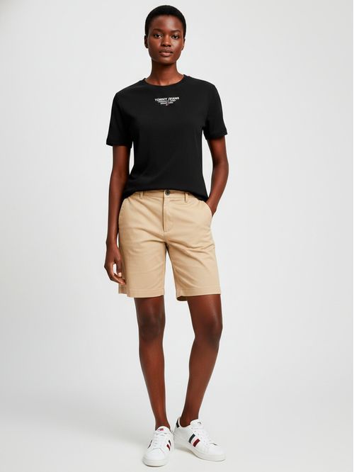 Remera con estampado floral en la espalda regular fit