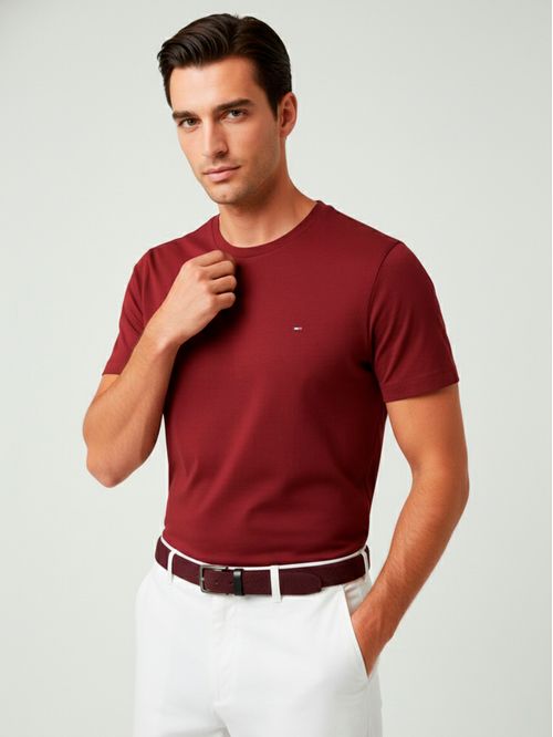 Remera básica cuello redondo slim fit
