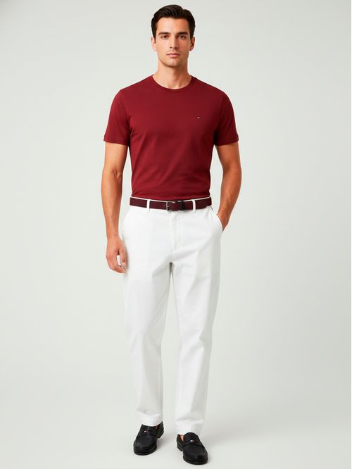 Remera básica cuello redondo slim fit