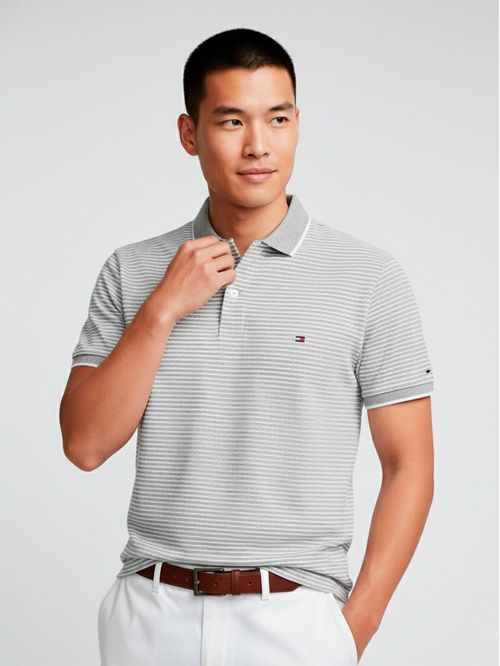 Chomba con cinta distintiva en el cuello regular fit