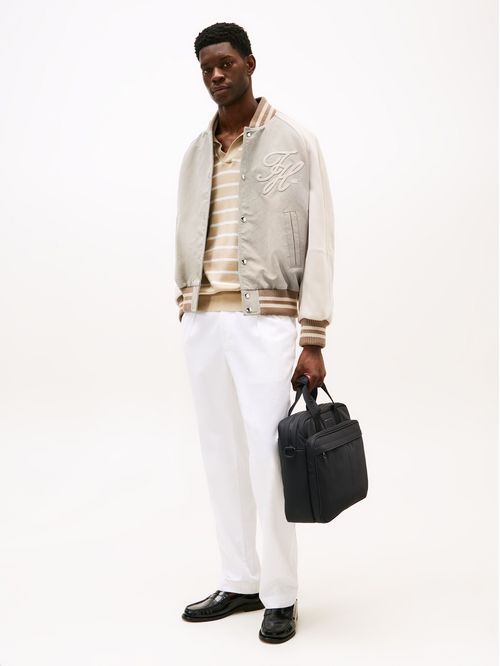 Maletín para portátil con logo metálico