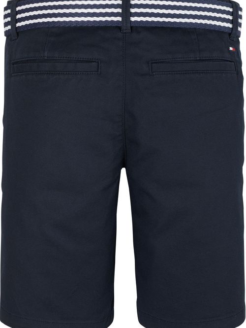 Short con cinturón trenzado slim fit