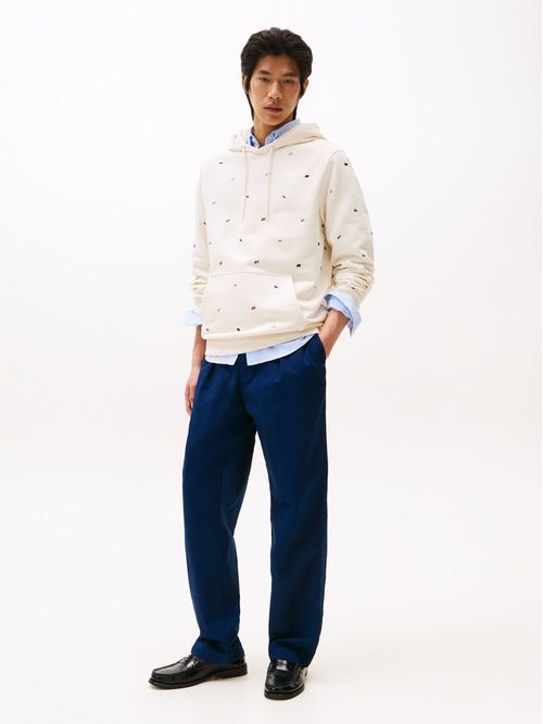 Buzo con banderas bordadas y capucha regular fit