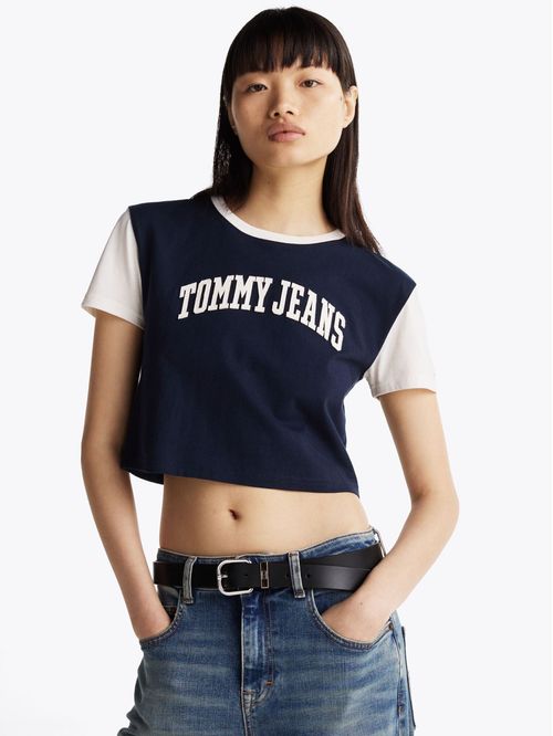 Remera cropped con logo tejido regular fit